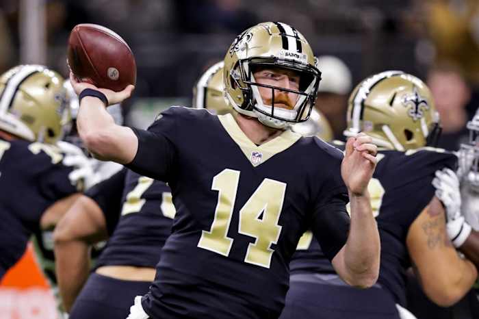 New Orleans Saints quarterback Andy Dalton (14) passes the ball against the Las Vegas Raiders. Mandatory Credit: Stephen Lew-USA TODAY Sports